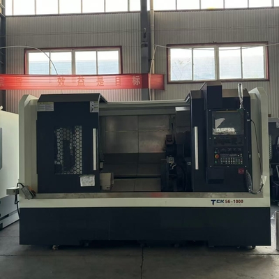 Capacidad de refrigerante de 150L Girando máquina de torno CNC de alta precisión Φ32mm Herramienta de taladro Tamaño 270mm X Viaje del eje