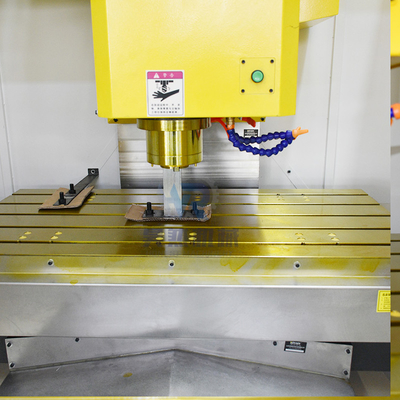 Centro de mecanización vertical de Vmc Drilling Machine 4 AXIS del regulador de Fanuc nuevo VMC1370