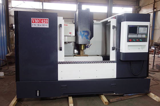 Máquina de fresado de centro de mecanizado vertical CNC VMC420 personalizada 380V 50HZ