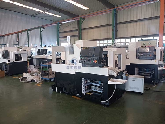 Máquina de torno CNC automática de precisión con sistema de control Fanuc SYNTECs Sm205