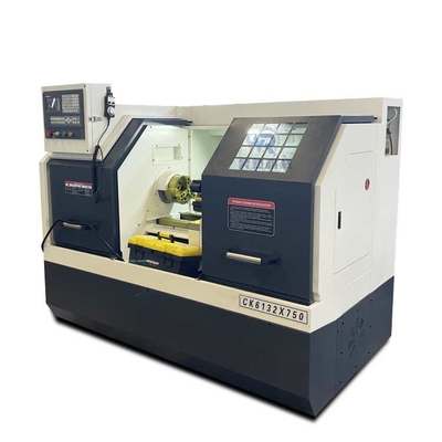 Máquina de torno CNC horizontal de cama plana Ck6132 Máquina automática de torno CNC 380V 4KW